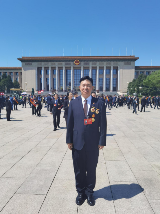 喜报！我校五名校友荣获全国劳动模范和全国先进工作者称号