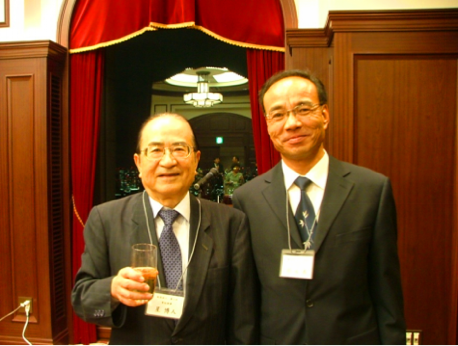 努力做辛勤的园丁   ——记全国教育系统先进工作者张永义教授